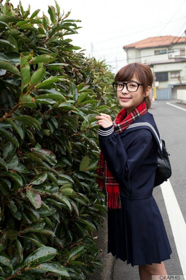    Graphis_桃乃木かな/桃乃木香奈『Thanksgiving』写真集：清纯校服诱惑与性感私房写真第1张图片