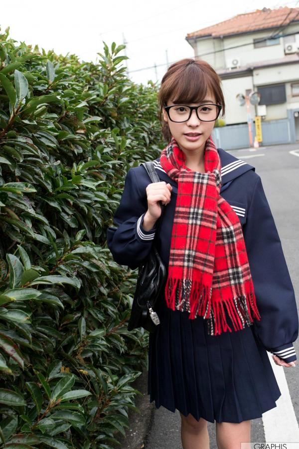    Graphis_桃乃木かな/桃乃木香奈『Thanksgiving』写真集：清纯校服诱惑与性感私房写真第2张图片