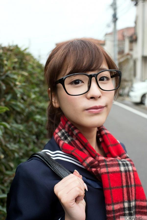    Graphis_桃乃木かな/桃乃木香奈『Thanksgiving』写真集：清纯校服诱惑与性感私房写真第3张图片