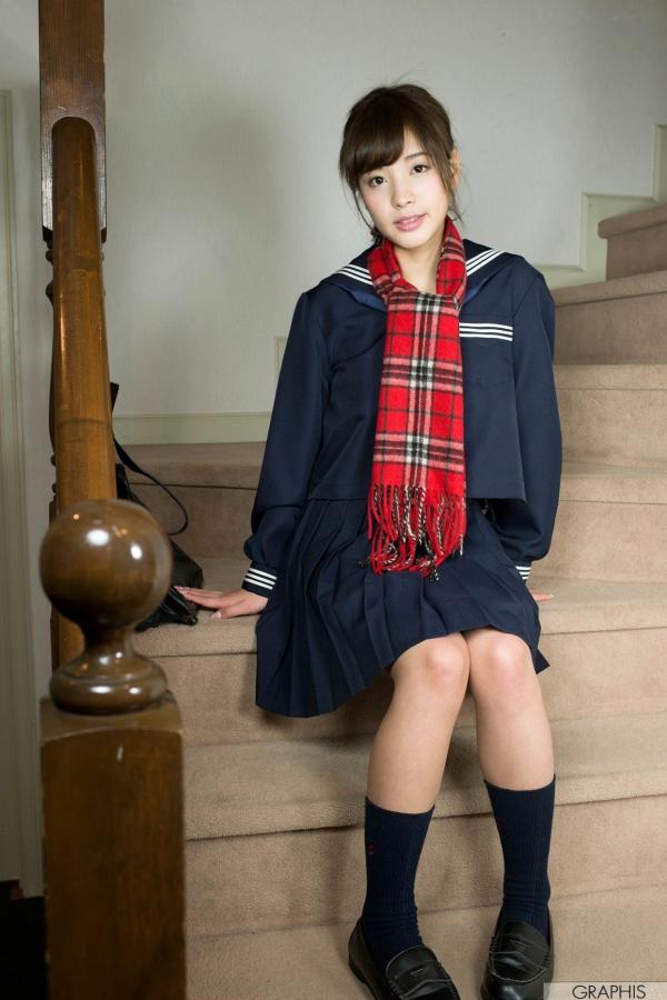    Graphis_桃乃木かな/桃乃木香奈『Thanksgiving』写真集：清纯校服诱惑与性感私房写真第4张图片