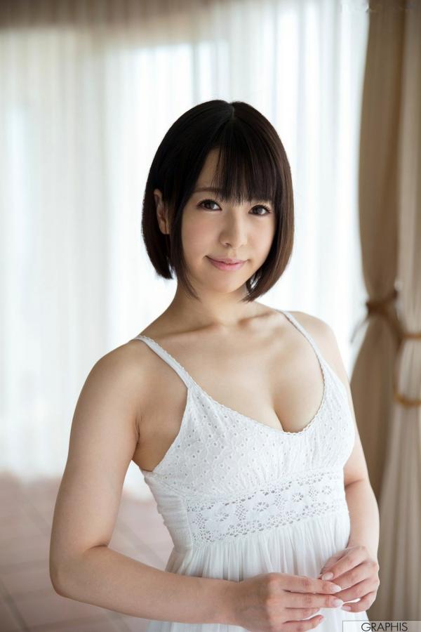    永仓濑奈 (Nagakura Sena) 纯白吊带裙写真集，清纯少女室内私房初次诱惑，Graphis治愈系女神图集第19张图片