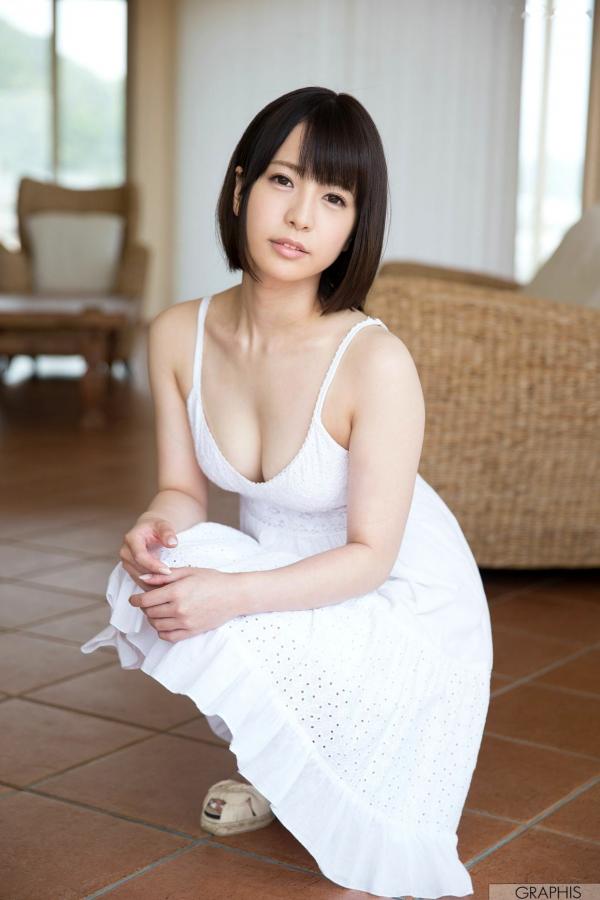    永仓濑奈 (Nagakura Sena) 纯白吊带裙写真集，清纯少女室内私房初次诱惑，Graphis治愈系女神图集第21张图片