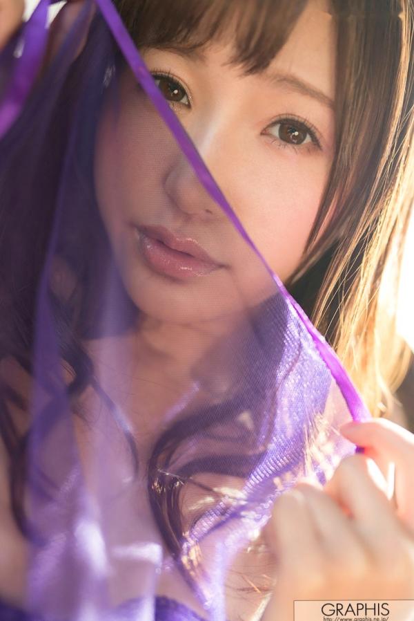    天使もえ(Moe Amatsuka)Graphis写真：私密浴室与卧室的清纯与诱惑居家影像第1张图片