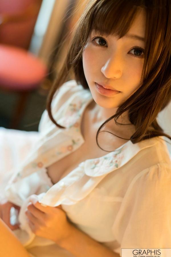    天使もえ(Moe Amatsuka)Graphis写真：私密浴室与卧室的清纯与诱惑居家影像第4张图片