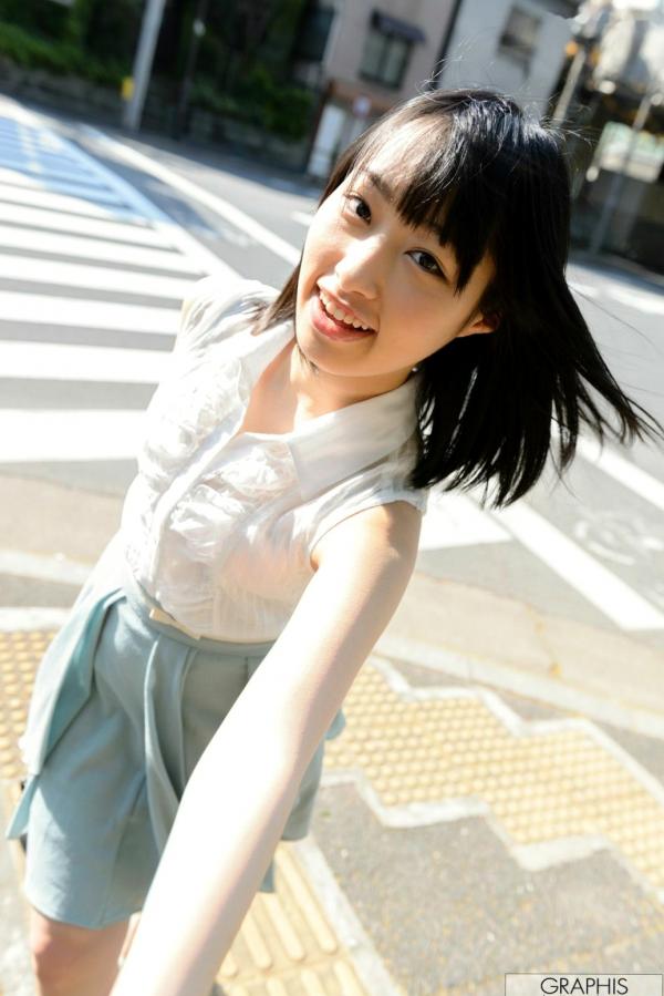    Graphis写真集：云乃亚美(Ami Unno)《Sweets Girl》——元气少女甜美写真与诱惑私房视角第2张图片