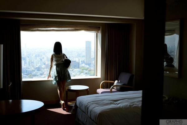    Graphis写真集：云乃亚美(Ami Unno)《Sweets Girl》——元气少女甜美写真与诱惑私房视角第6张图片