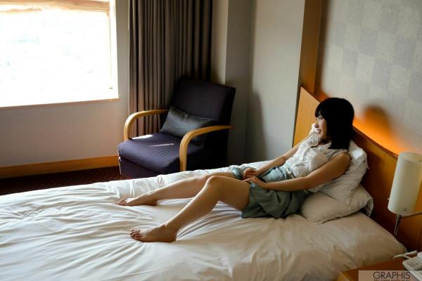    Graphis写真集：云乃亚美(Ami Unno)《Sweets Girl》——元气少女甜美写真与诱惑私房视角第14张图片