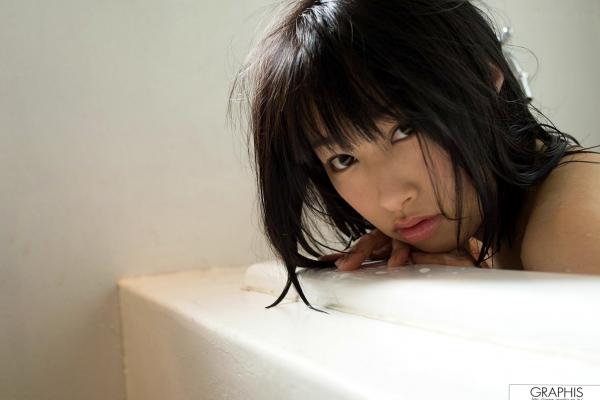    Graphis写真集：云乃亚美(Ami Unno)《Sweets Girl》——元气少女甜美写真与诱惑私房视角第31张图片