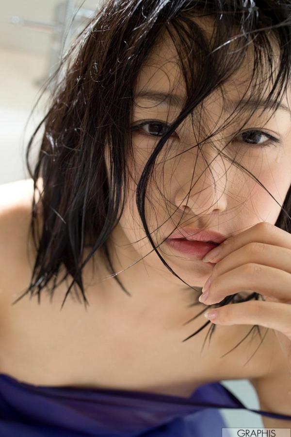    Graphis写真集：云乃亚美(Ami Unno)《Sweets Girl》——元气少女甜美写真与诱惑私房视角第33张图片