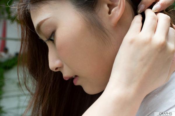    Graphis系列：香澄遥 (Kasumi Haruka) 初出写真集，清纯童颜配火辣身材，精选私房诱惑与泳装美图第30张图片