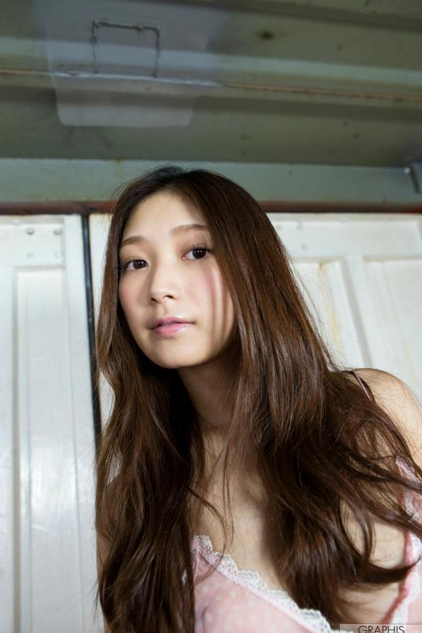    Graphis系列：香澄遥 (Kasumi Haruka) 初出写真集，清纯童颜配火辣身材，精选私房诱惑与泳装美图第42张图片