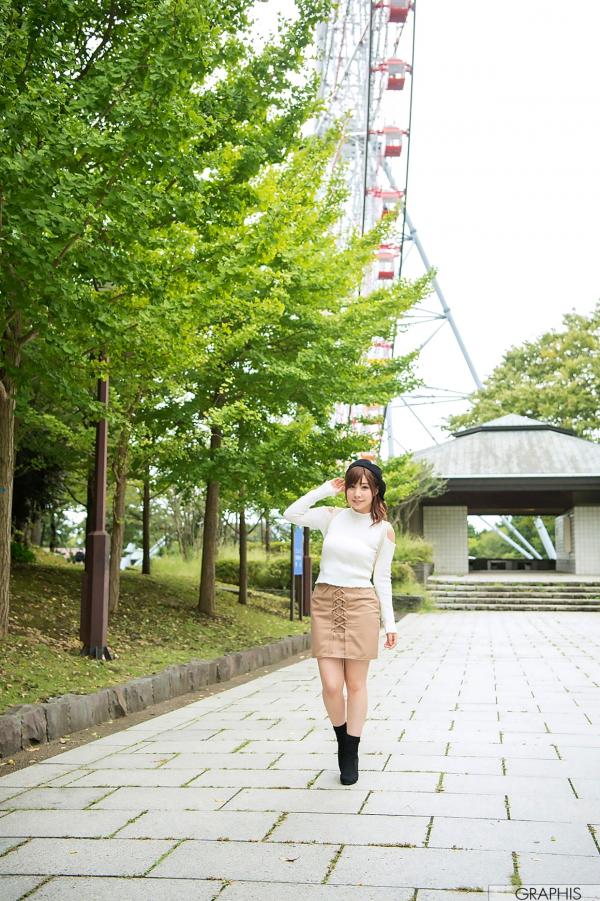    Graphis长谷川琉衣纯欲写真，清新户外与纯白蕾丝内衣秀，展现清纯性感双重魅力第3张图片