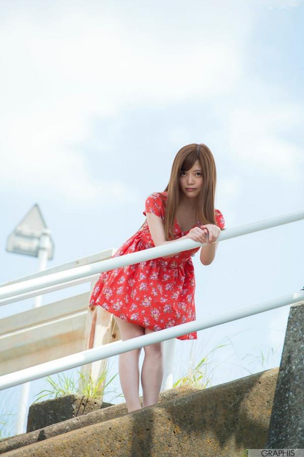    Graphis榊梨々亜写真集《Be shy》清纯印花裙美少女户外室内私房美图[50P]第1张图片