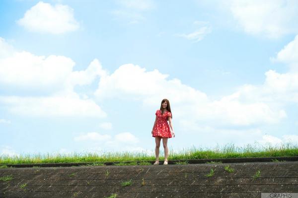    Graphis榊梨々亜写真集《Be shy》清纯印花裙美少女户外室内私房美图[50P]第8张图片