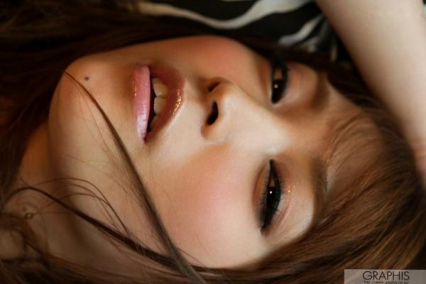    Graphis樱心美(桜ここみ)写真集：Conscious Style，内衣与黑丝诱惑碰撞，展现冷艳曼妙身材曲线第21张图片
