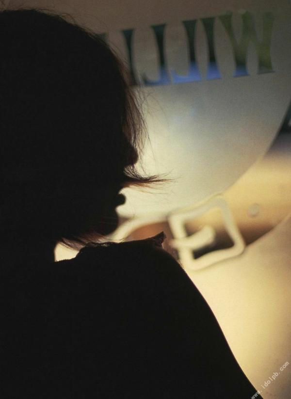    PB写真集 相乐的里子《on／off》：野性比基尼与私房性感美拍，冷艳御姐风情展现第12张图片