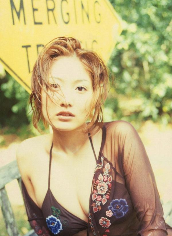    PB写真集 相乐的里子《on／off》：野性比基尼与私房性感美拍，冷艳御姐风情展现第85张图片