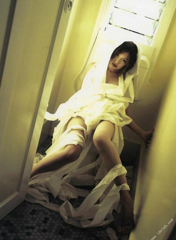    PB写真集 相乐的里子《on／off》：野性比基尼与私房性感美拍，冷艳御姐风情展现第90张图片