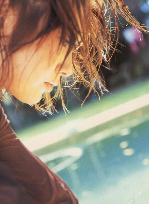    PB写真集 相乐的里子《on／off》：野性比基尼与私房性感美拍，冷艳御姐风情展现第99张图片