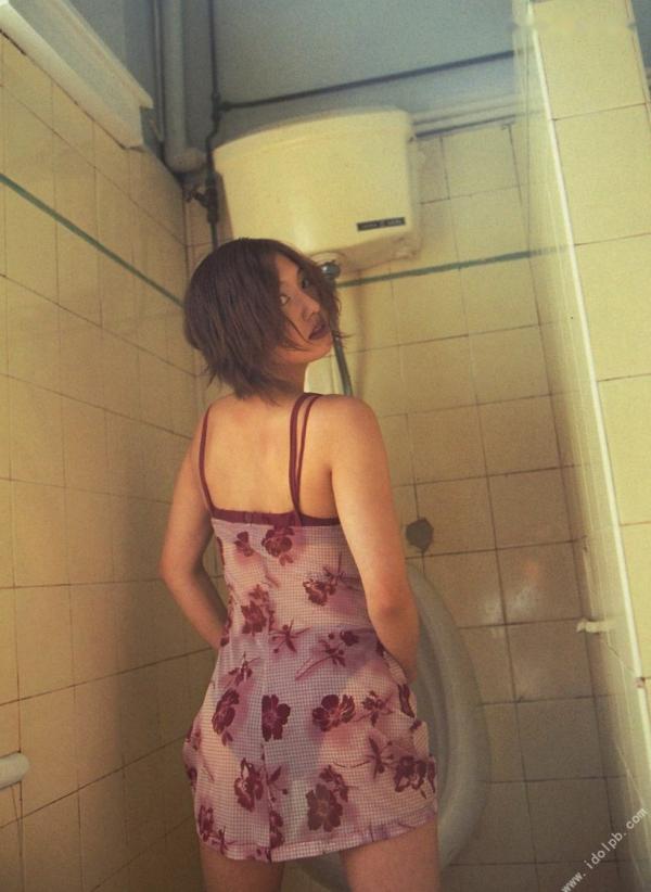    PB写真集 相乐的里子《on／off》：野性比基尼与私房性感美拍，冷艳御姐风情展现第106张图片