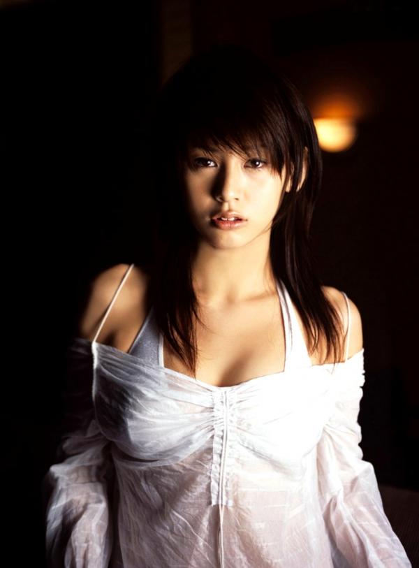    日本女神小阪由佳 (Yuka Kosaka) 经典私房写真集，冷艳比基尼与诱惑气质展现绝美身姿 [51P]第23张图片