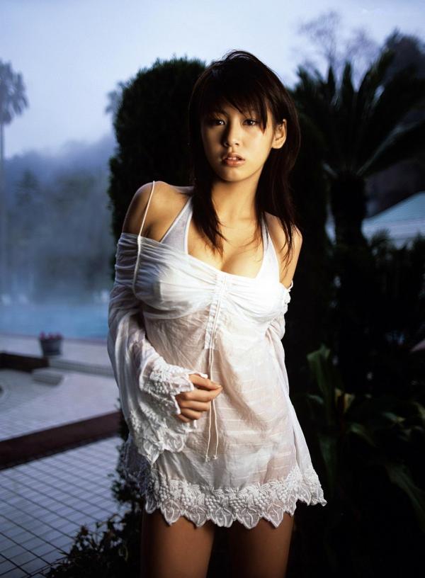    日本女神小阪由佳 (Yuka Kosaka) 经典私房写真集，冷艳比基尼与诱惑气质展现绝美身姿 [51P]第42张图片
