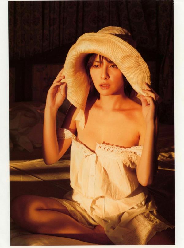    PB写真集_奥菜恵《The Okina 3／3 in Paris》巴黎风情黑色薄纱大尺度私房照 [85P]第27张图片
