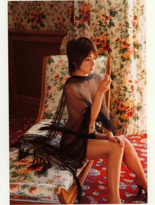    PB写真集_奥菜恵《The Okina 3／3 in Paris》巴黎风情黑色薄纱大尺度私房照 [85P]第44张图片