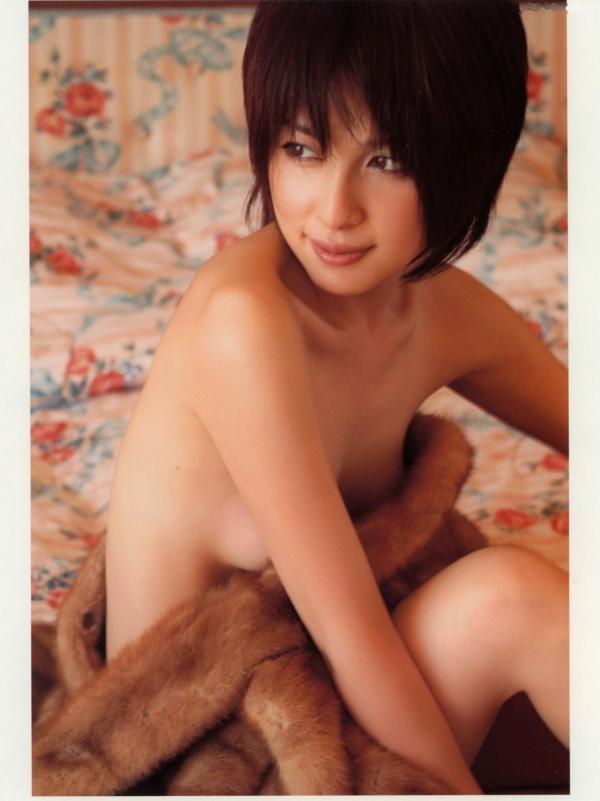    PB写真集_奥菜恵《The Okina 3／3 in Paris》巴黎风情黑色薄纱大尺度私房照 [85P]第73张图片