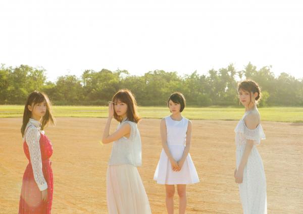    PB写真集_乃木坂46《极品正统清纯少女组合》日本偶像团体海滩泳装户外嬉水纯美写真集[118P]第93张图片
