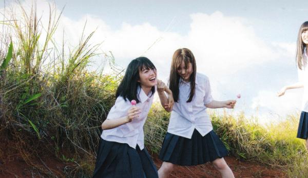    PB写真集_乃木坂46《极品正统清纯少女组合》日本偶像团体海滩泳装户外嬉水纯美写真集[118P]第97张图片