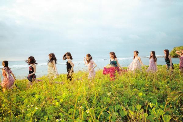    PB写真集_乃木坂46《极品正统清纯少女组合》日本偶像团体海滩泳装户外嬉水纯美写真集[118P]第113张图片