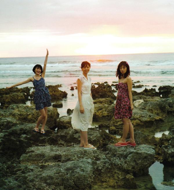   PB写真集_乃木坂46《极品正统清纯少女组合》日本偶像团体海滩泳装户外嬉水纯美写真集[118P]第117张图片