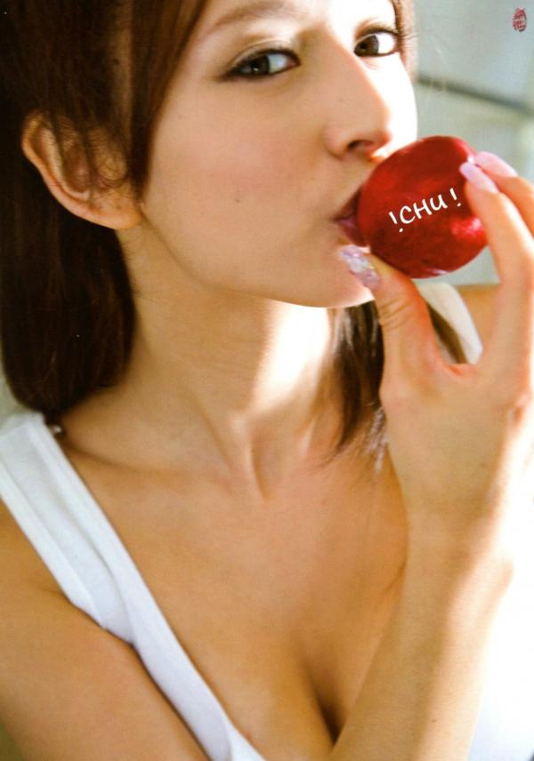    莉亚·迪桑Leah Dizon《Hello! Leah》精选写真：海滩比基尼与清纯居家风，重温混血女神的绝美时刻[54P]第5张图片