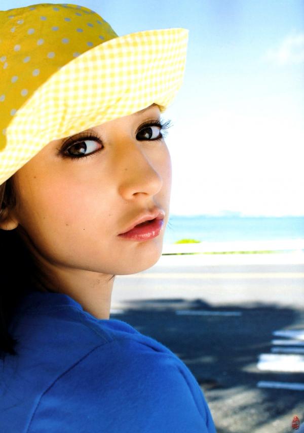    莉亚·迪桑Leah Dizon《Hello! Leah》精选写真：海滩比基尼与清纯居家风，重温混血女神的绝美时刻[54P]第25张图片