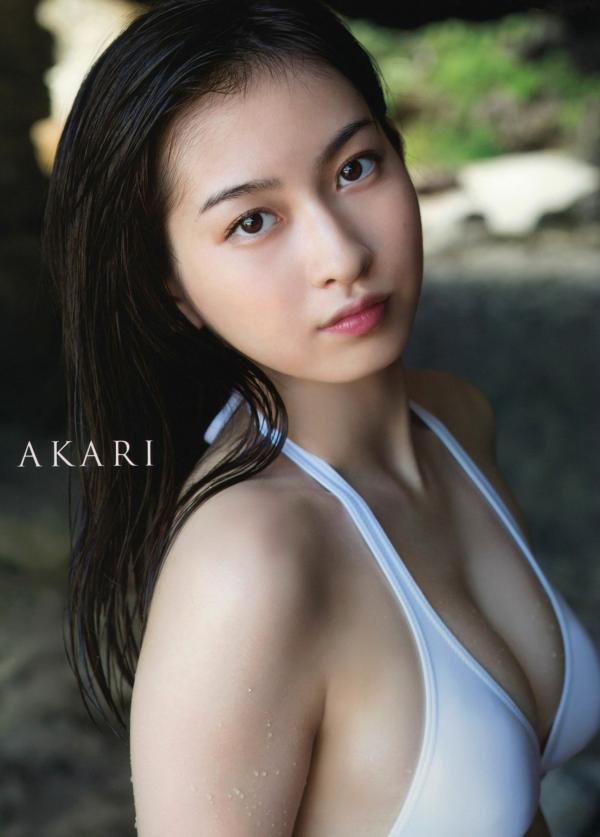    PB写真集_植村あかり/植村亚加莉《1024 AKARI》海边比基尼写实与街头清新私房照 [86P]第1张图片
