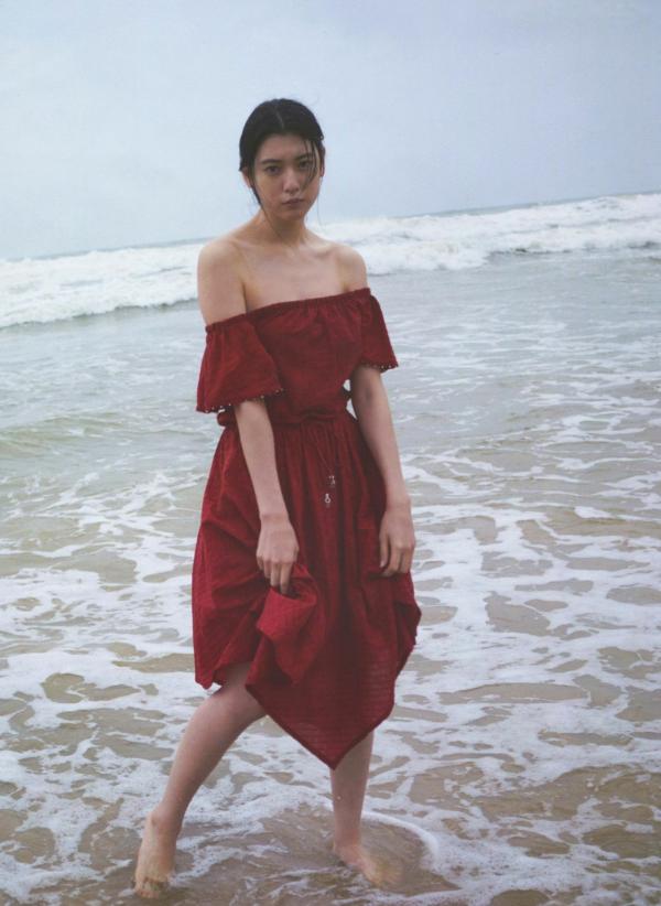    PB写真集_Ayaka Miyoshi 三吉彩花《わたし》高清文艺感海边私房大片，尽显高冷气质与骨感美学【135P】第62张图片