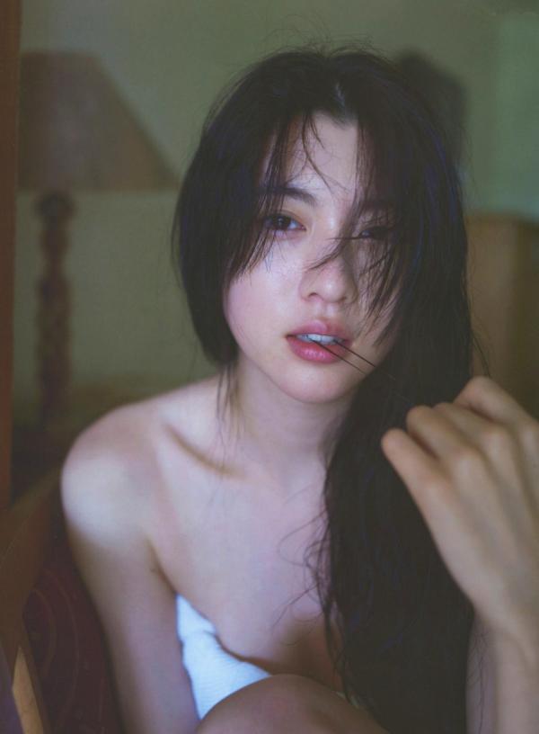    PB写真集_Ayaka Miyoshi 三吉彩花《わたし》高清文艺感海边私房大片，尽显高冷气质与骨感美学【135P】第87张图片