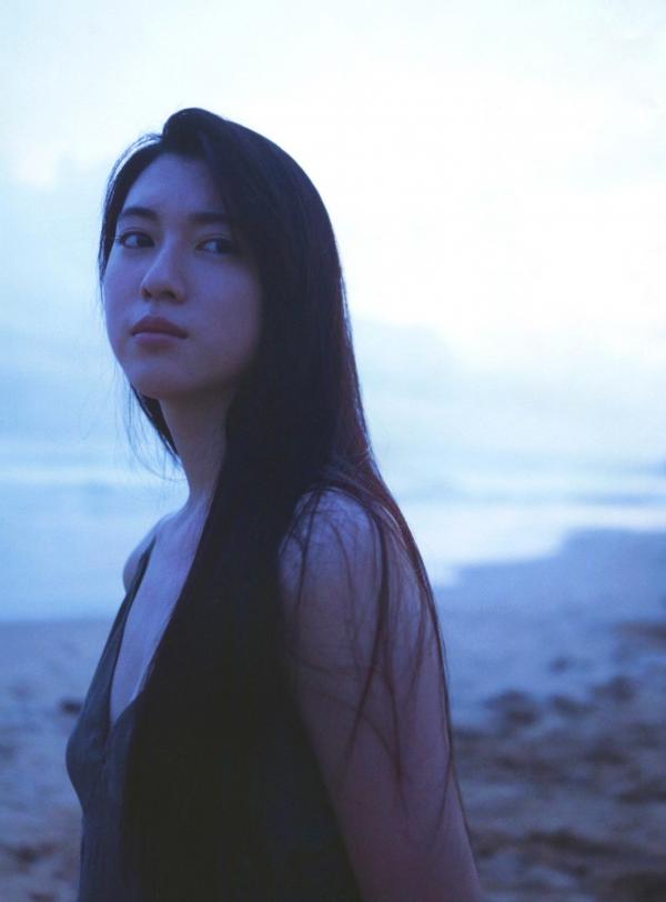    PB写真集_Ayaka Miyoshi 三吉彩花《わたし》高清文艺感海边私房大片，尽显高冷气质与骨感美学【135P】第110张图片