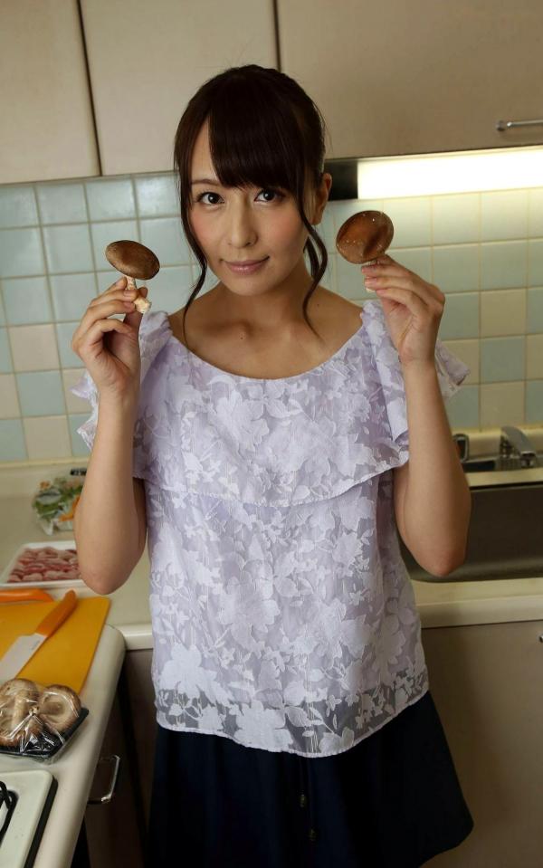    希崎杰西居家白色蕾丝内衣诱惑私房写真集，清纯甜美与成熟韵味并存的绝美神级镜头记录第33张图片