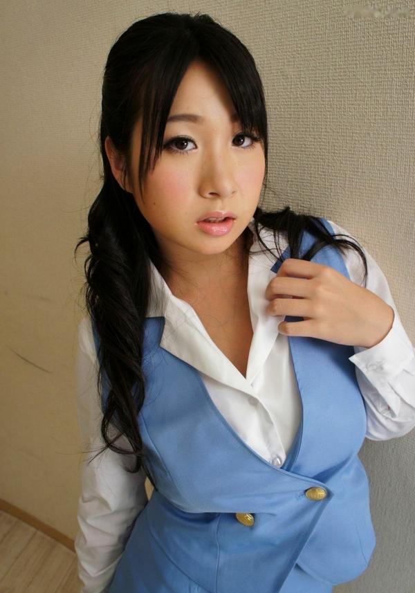    桐山瑠衣、さとう遥希、佐山爱《巨乳OL与秘密残业》精选制服诱惑与泳装写真集第3张图片