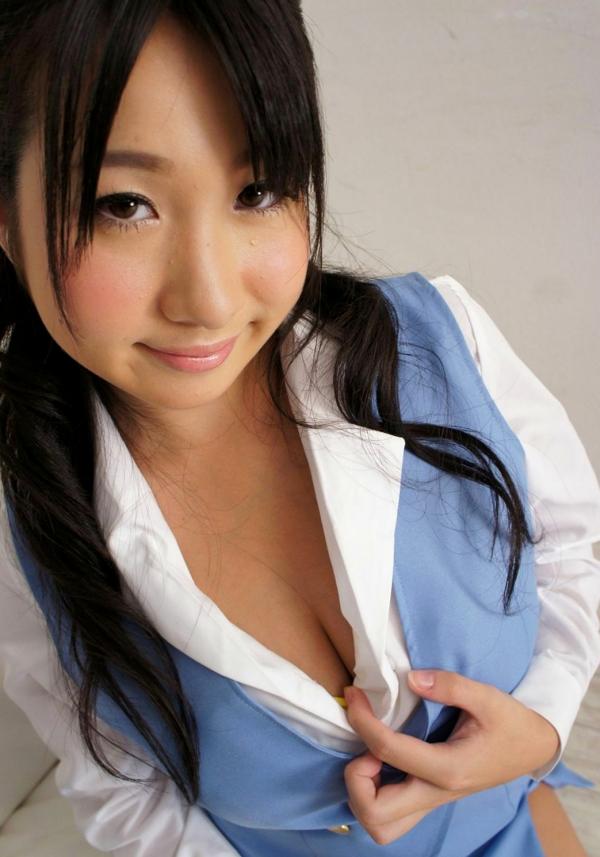    桐山瑠衣、さとう遥希、佐山爱《巨乳OL与秘密残业》精选制服诱惑与泳装写真集第6张图片