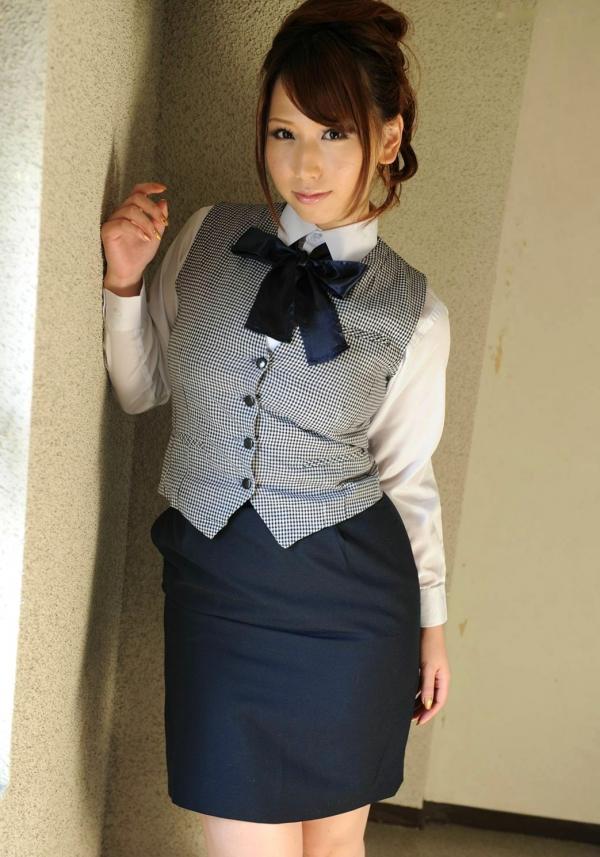    桐山瑠衣、さとう遥希、佐山爱《巨乳OL与秘密残业》精选制服诱惑与泳装写真集第49张图片
