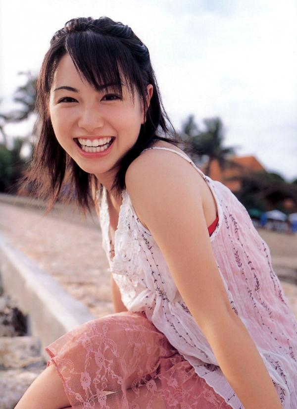    PB写真集：寺田有希《大好き!!》写真集89P，清新唯美日系少女风采，户外沙滩与池畔泳装写真。第18张图片