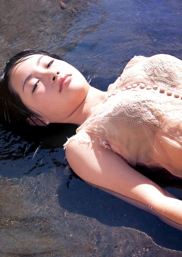    PB写真集：寺田有希《大好き!!》写真集89P，清新唯美日系少女风采，户外沙滩与池畔泳装写真。第63张图片