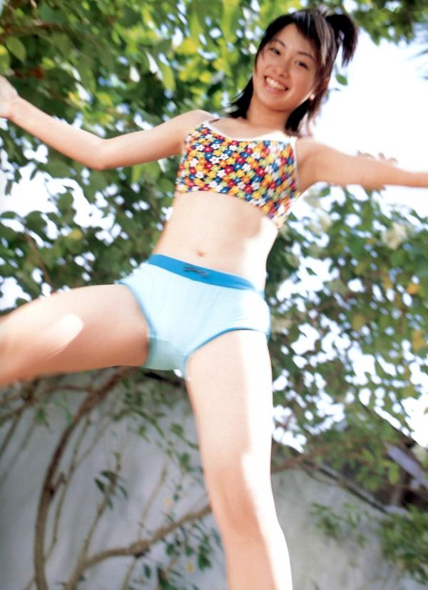    PB写真集：寺田有希《大好き!!》写真集89P，清新唯美日系少女风采，户外沙滩与池畔泳装写真。第77张图片