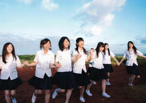    乃木坂46写真集《1时间遅れのI love you》海边度假比基尼清纯少女青春偶像写真第14张图片