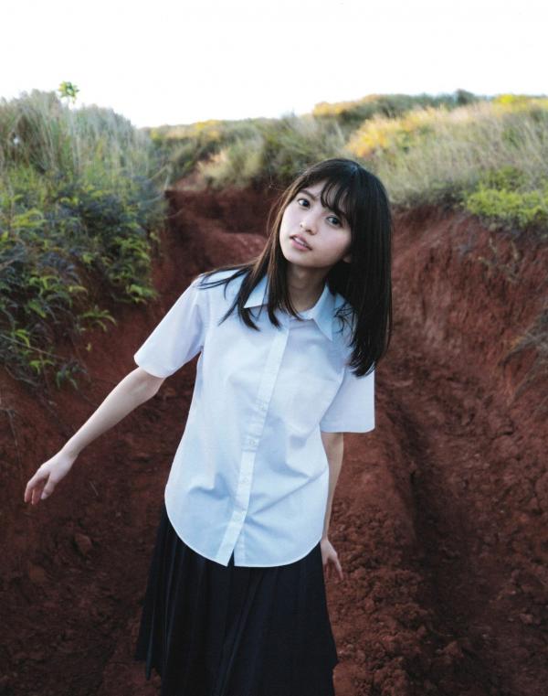    乃木坂46写真集《1时间遅れのI love you》海边度假比基尼清纯少女青春偶像写真第16张图片