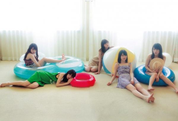    乃木坂46写真集《1时间遅れのI love you》海边度假比基尼清纯少女青春偶像写真第28张图片