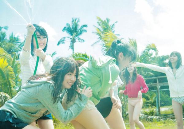    乃木坂46写真集《1时间遅れのI love you》海边度假比基尼清纯少女青春偶像写真第44张图片
